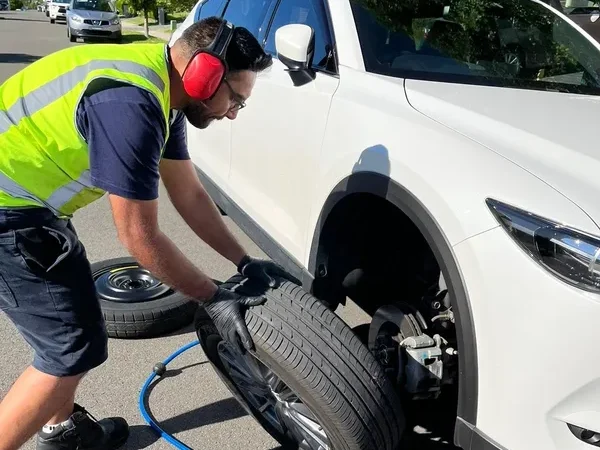 24 hour emergency tyre repair